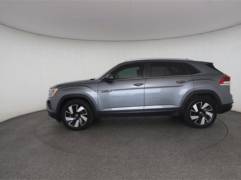 Used 2024 Volkswagen Atlas Cross Sport SE image 7