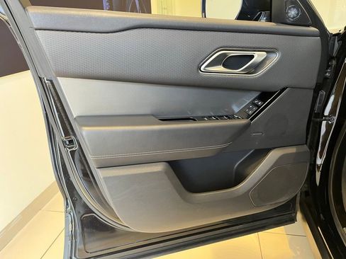 Used 2020 Land Rover Range Rover Velar S AWD/4WD image 21