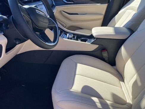 New 2026 Jeep Grand Cherokee Limited w/ Luxury Tech Group II image 13