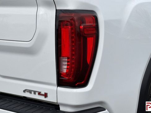 Certified 2022 GMC Sierra 3500 AT4 w/ Gooseneck/5TH Wheel Package image 32