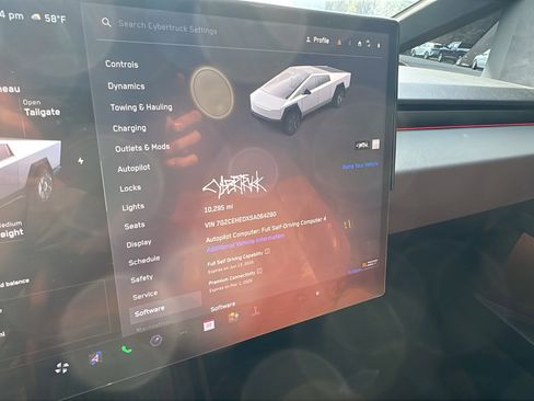 Used 2025 Tesla Cybertruck AWD Crew Cab image 28