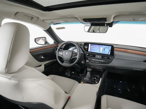 New 2025 Lexus ES 350 w/ Premium Package image 13