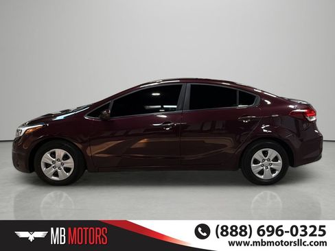 Used 2017 Kia Forte LX FWD image 2