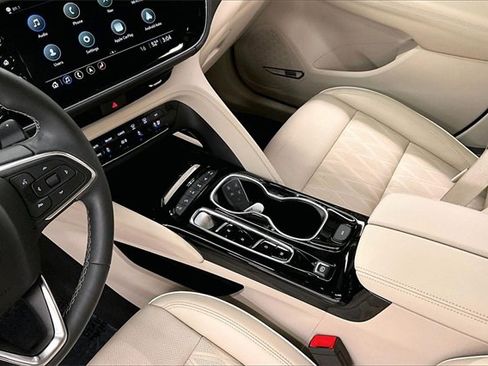 Used 2023 Buick Envision Avenir image 14