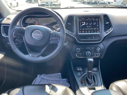 Used 2022 Jeep Cherokee Trailhawk w/ Sun, Sound & Nav Group AWD/4WD image 9