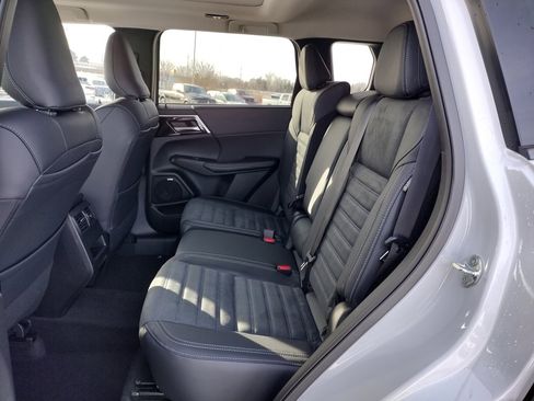 New 2026 Mitsubishi Outlander Trail Edition image 10