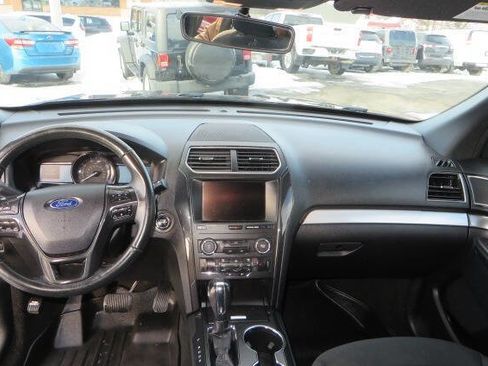 Used 2019 Ford Explorer XLT w/ Equipment Group 201A image 17