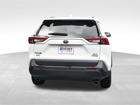 Used 2022 Toyota RAV4 XLE w/ XLE Grade Weather Package AWD/4WD image 4