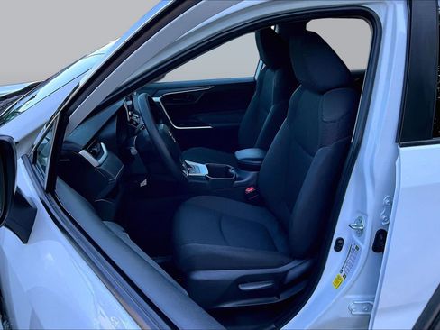Certified 2024 Toyota RAV4 LE AWD/4WD image 9