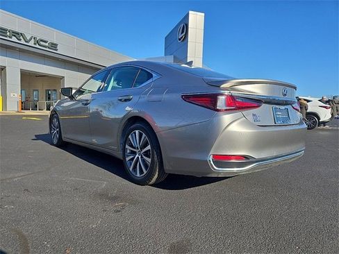 Certified 2020 Lexus ES 300h w/ Premium Package image 5