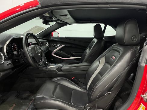Used 2018 Chevrolet Camaro SS RWD image 12