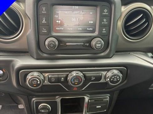 Used 2019 Jeep Wrangler Sport AWD/4WD image 23