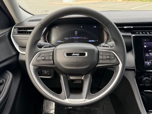 Used 2023 Jeep Grand Cherokee L Laredo AWD/4WD image 13