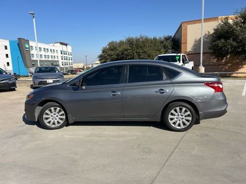 Used 2017 Nissan Sentra SV image 6