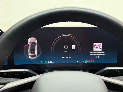 Used 2025 Lucid Air Touring image 37