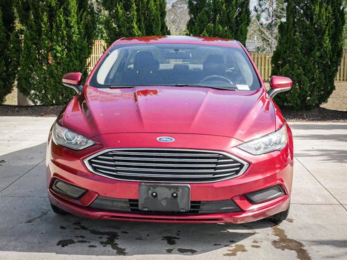 Used 2017 Ford Fusion SE image 5