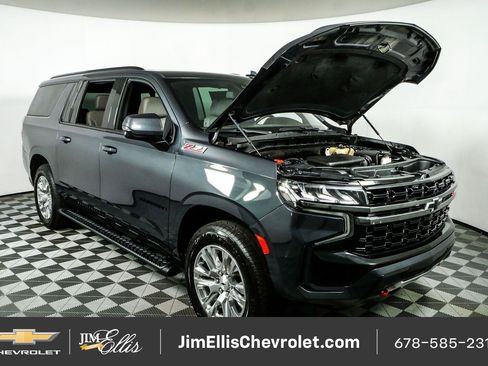 Certified 2022 Chevrolet Suburban Z71 w/ Off-Road Capability Package AWD/4WD image 35