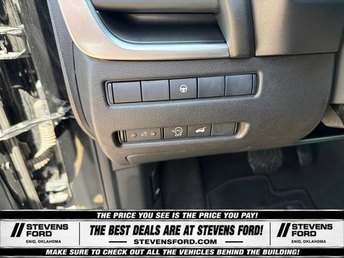 Used 2025 Nissan Rogue SV AWD/4WD image 20