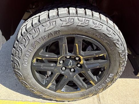 New 2026 Chevrolet Silverado 1500 Custom Trail Boss w/ LPO, Dark Essentials Package AWD/4WD image 11