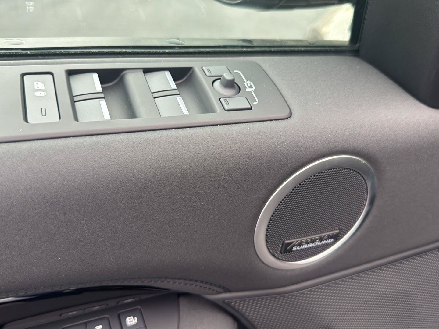 New 2026 Land Rover Discovery S AWD/4WD image 26