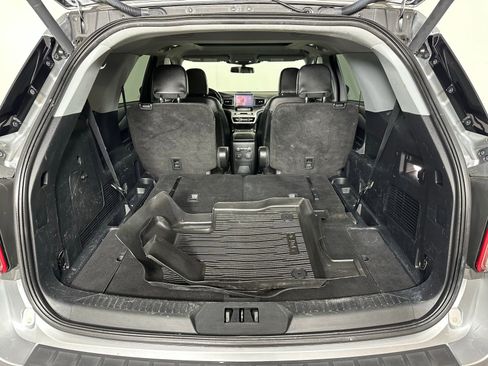 Used 2023 Ford Explorer XLT w/ Equipment Group 202A image 28