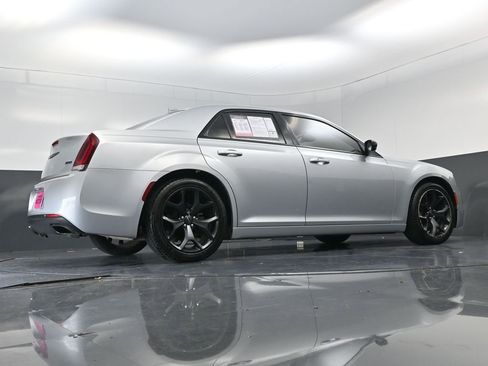 Used 2021 Chrysler 300 Touring w/ Sport Appearance Package RWD image 18
