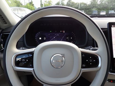 New 2026 Volvo XC90 B6 Ultra w/ Protection Package Premier AWD/4WD image 17