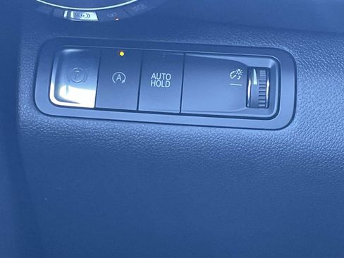 New 2026 Chevrolet Equinox LT w/ Convenience Package II FWD image 31