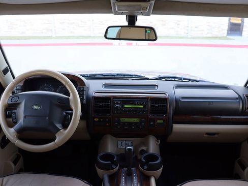 Used 2004 Land Rover Discovery SE image 16