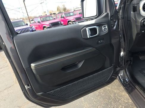 Used 2025 Jeep Wrangler Unlimited Sahara w/ Safety Group image 18