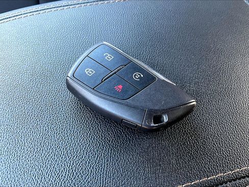 Used 2024 GMC Canyon AT4 w/ Canyon Safety Plus Package image 10