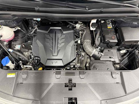 Used 2023 Kia Carnival SX Prestige image 40