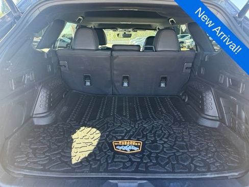Certified 2025 Subaru Outback Wilderness AWD/4WD image 9