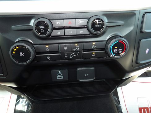 New 2025 Ford F350 XL w/ STX Appearance Package AWD/4WD image 23