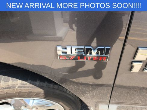Used 2017 RAM 1500 Express AWD/4WD image 11