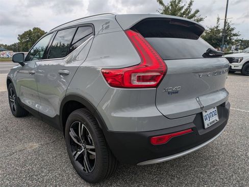 New 2025 Volvo XC40 B5 Core w/ Protection Package Premier image 6