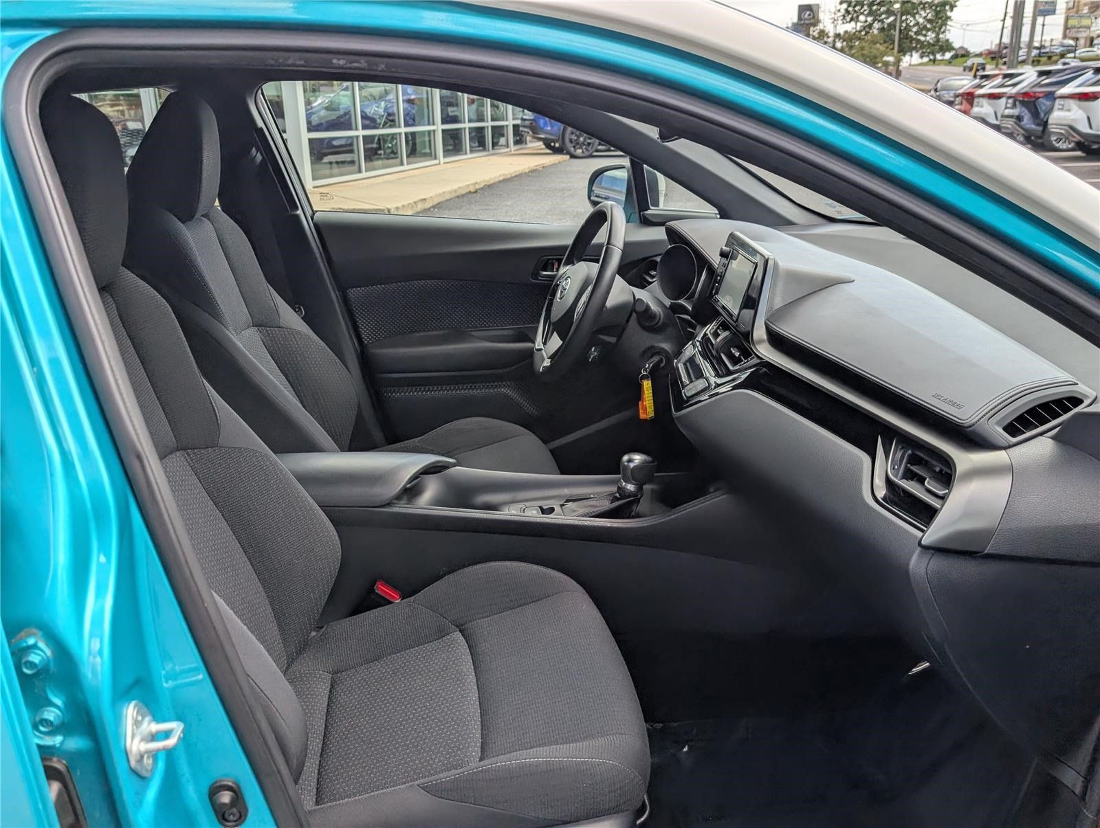 Used 2018 Toyota C-HR XLE FWD image 10