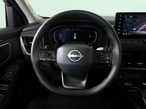 Used 2025 Nissan Rogue Platinum AWD/4WD image 15