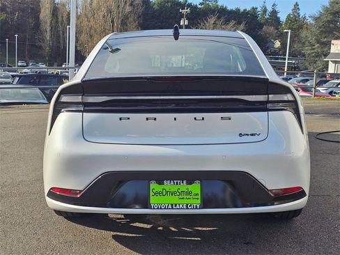 New 2026 Toyota Prius Plug-In Hybrid image 10