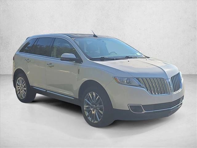 Used 2015 Lincoln MKX FWD w/ Equipment Group 102A image 3