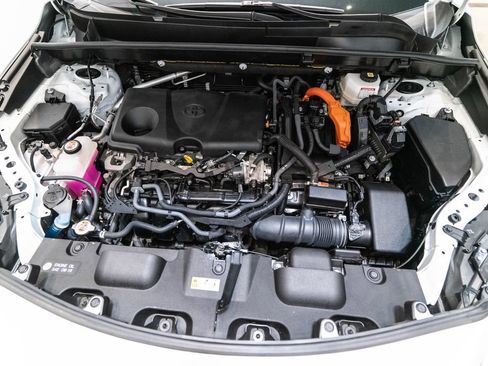 Certified 2024 Toyota Venza XLE AWD/4WD image 36