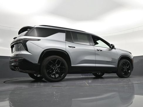 Used 2024 Chevrolet Traverse RS FWD image 29