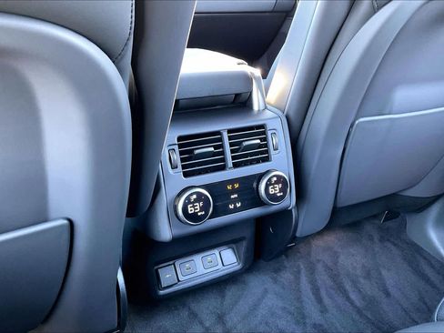 New 2026 Land Rover Discovery Limited Edition image 16