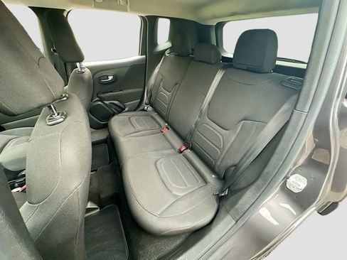 Used 2019 Jeep Renegade Latitude w/ Cold Weather Group AWD/4WD image 23