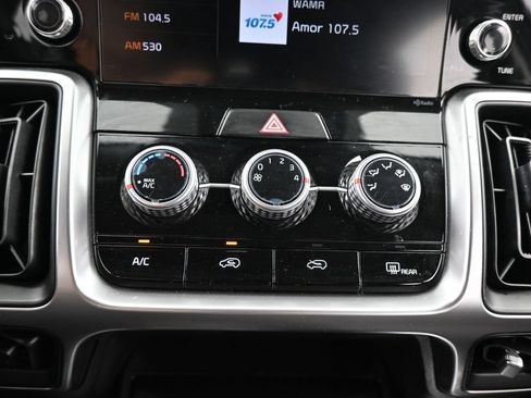 Used 2023 Kia Sorento LX FWD image 24