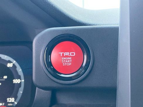 Used 2025 Toyota Tacoma TRD Off-Road image 18