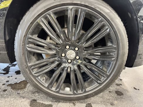 Used 2019 Land Rover Range Rover Velar R-Dynamic SE image 13