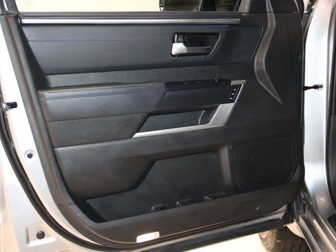 Used 2024 Toyota Tundra Platinum AWD/4WD image 33