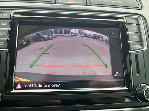 Used 2016 Volkswagen Tiguan SE image 24