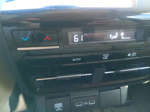 Used 2023 Acura MDX SH-AWD w/ Technology Package image 23